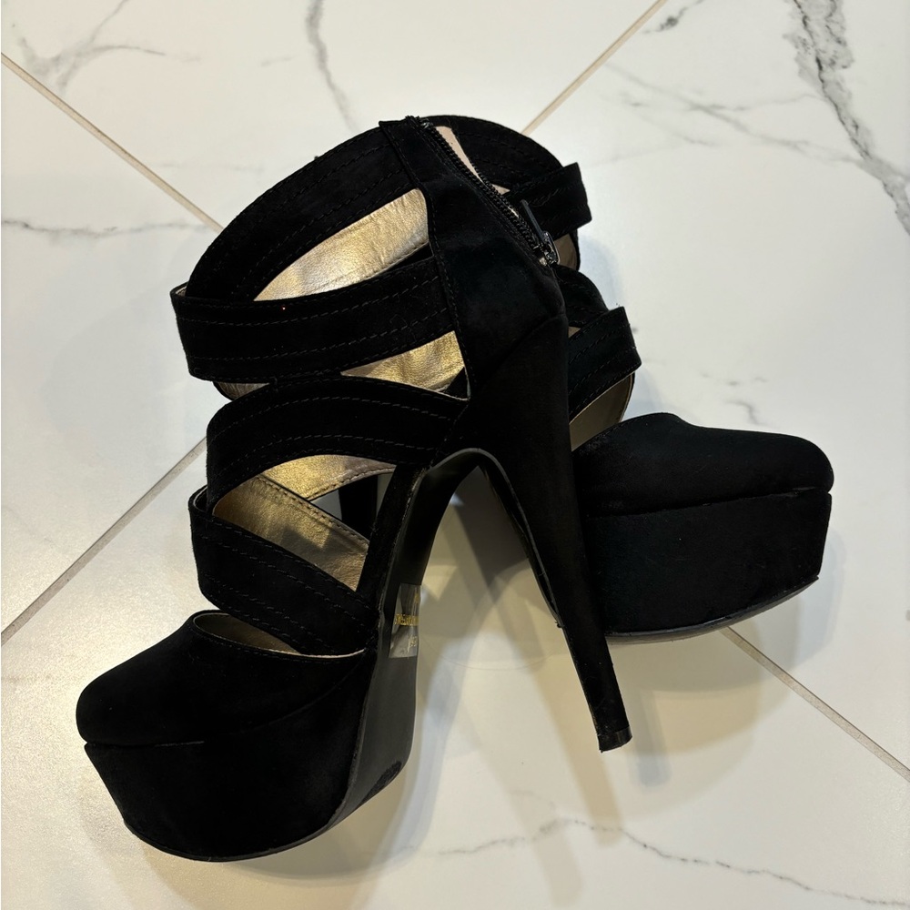 Qupid Black Heel Shoes (6.5)